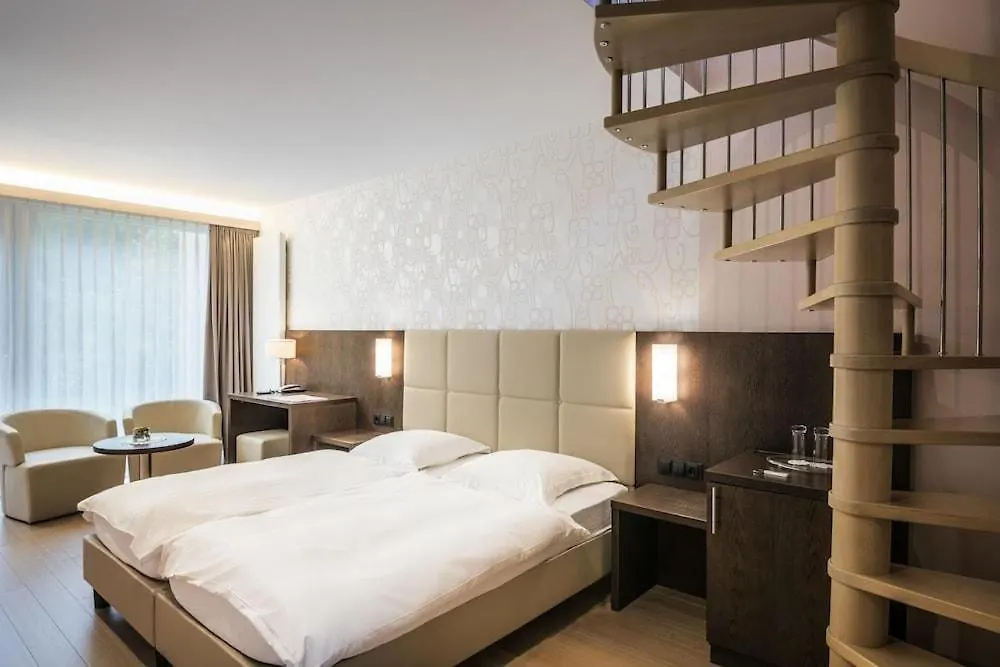 Archibald De Prince Echternach Hotel